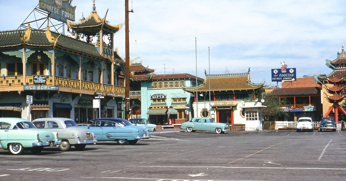 GORILLAS DON'T BLOG Chinatown, Los Angeles